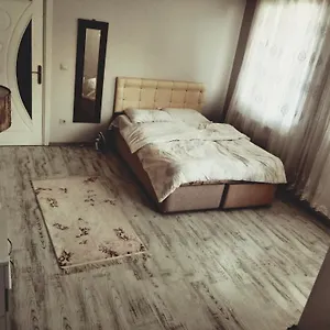 Деревянный коттедж Orman Is 6 Minutes From The Airport, Arnavutkoy
